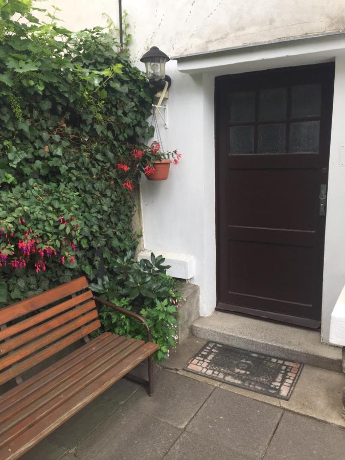 Blue Apartment In Beautiful English Style Garden With Atmosphere Prag Exterior foto